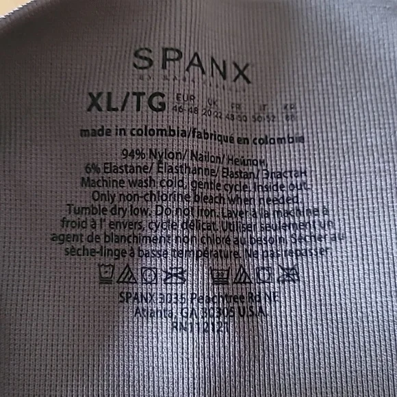 New SPANX Cropped Camo Leggings - Picture 3 of 7